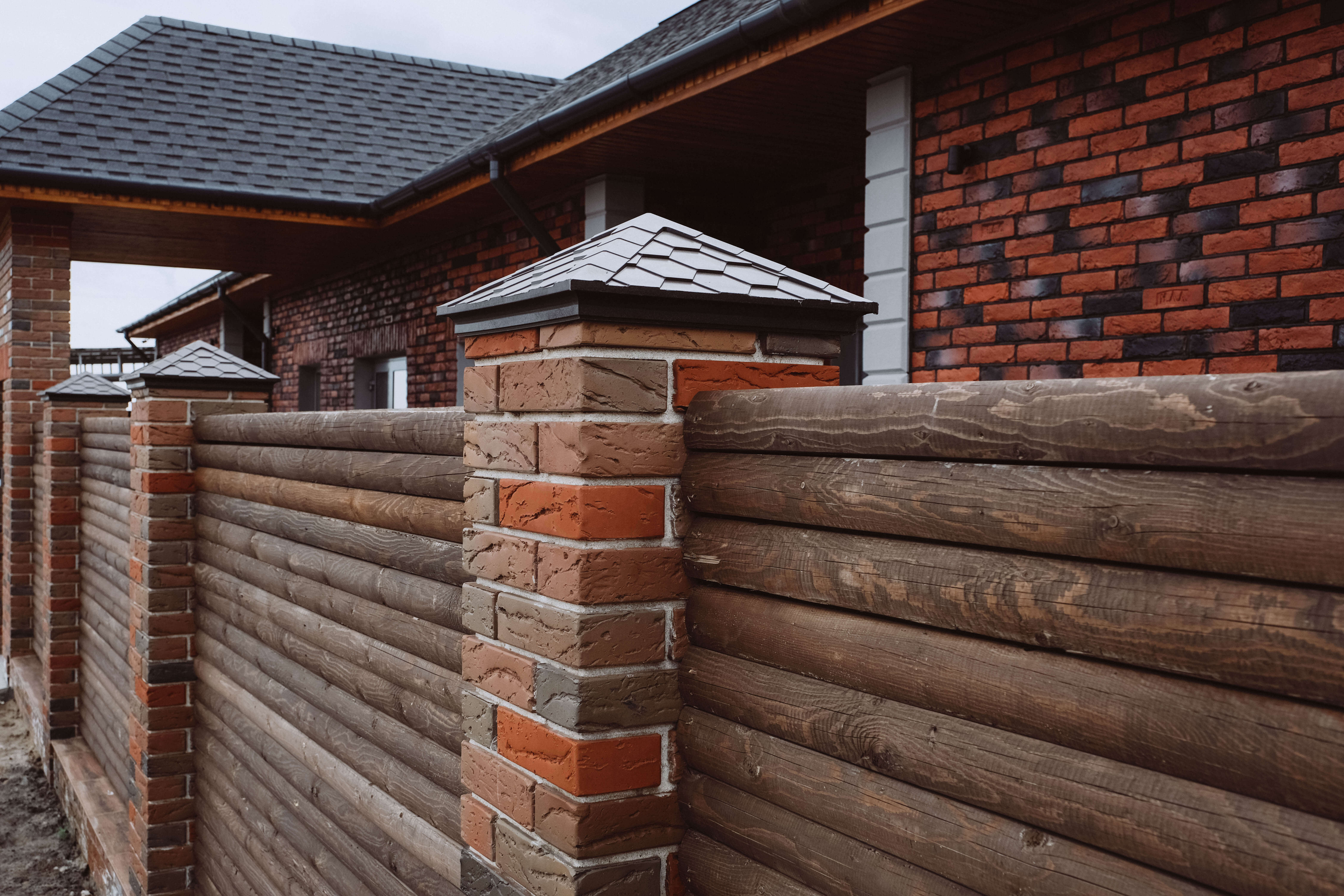 Колпак Zking Эверест Коричневый на столб 1.5х1.5 кирпича (390х390мм) в Ереване фото