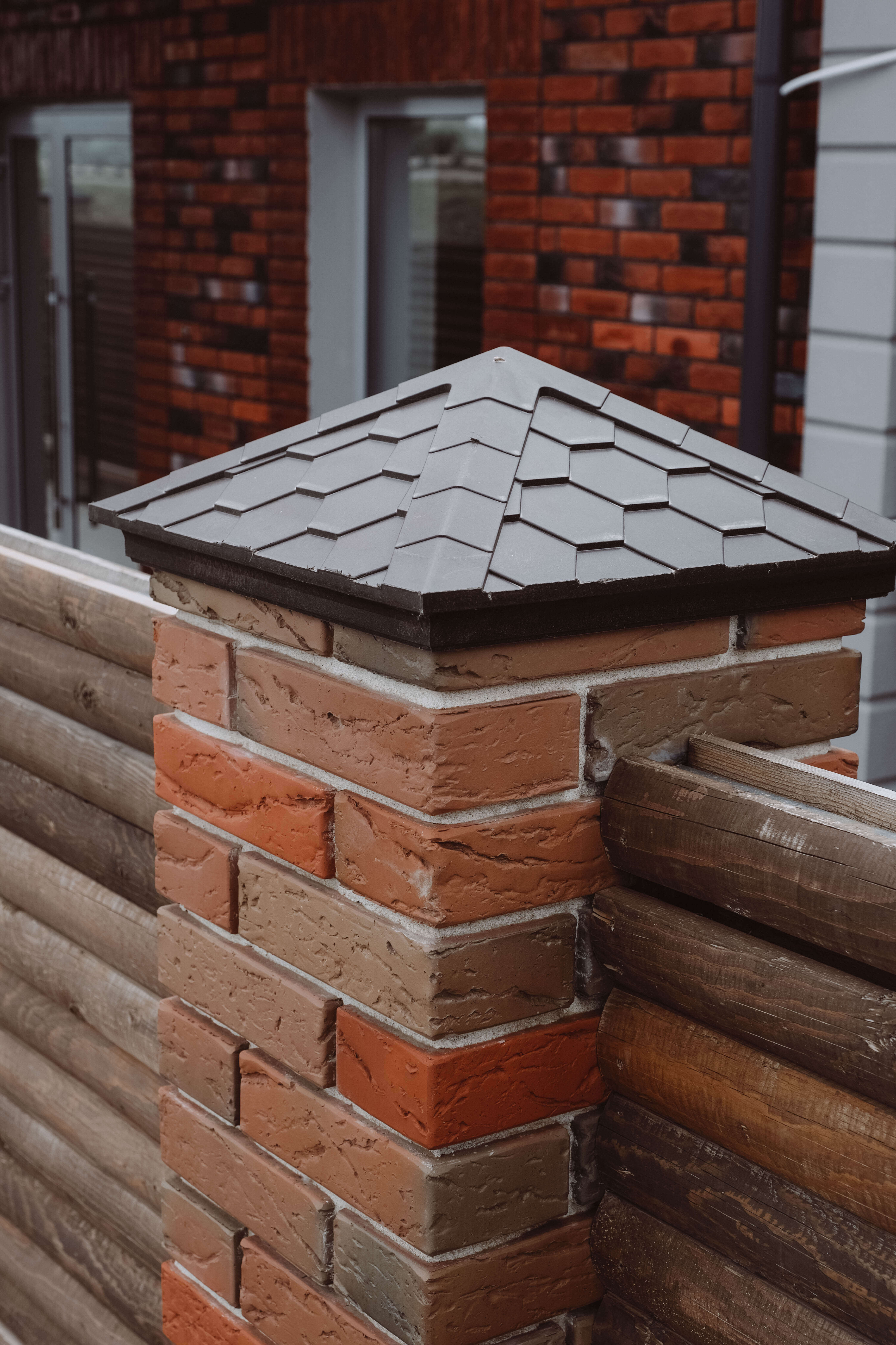 Колпак Zking Эверест Коричневый на столб 1.5х1.5 кирпича (390х390мм) в Ереване фото