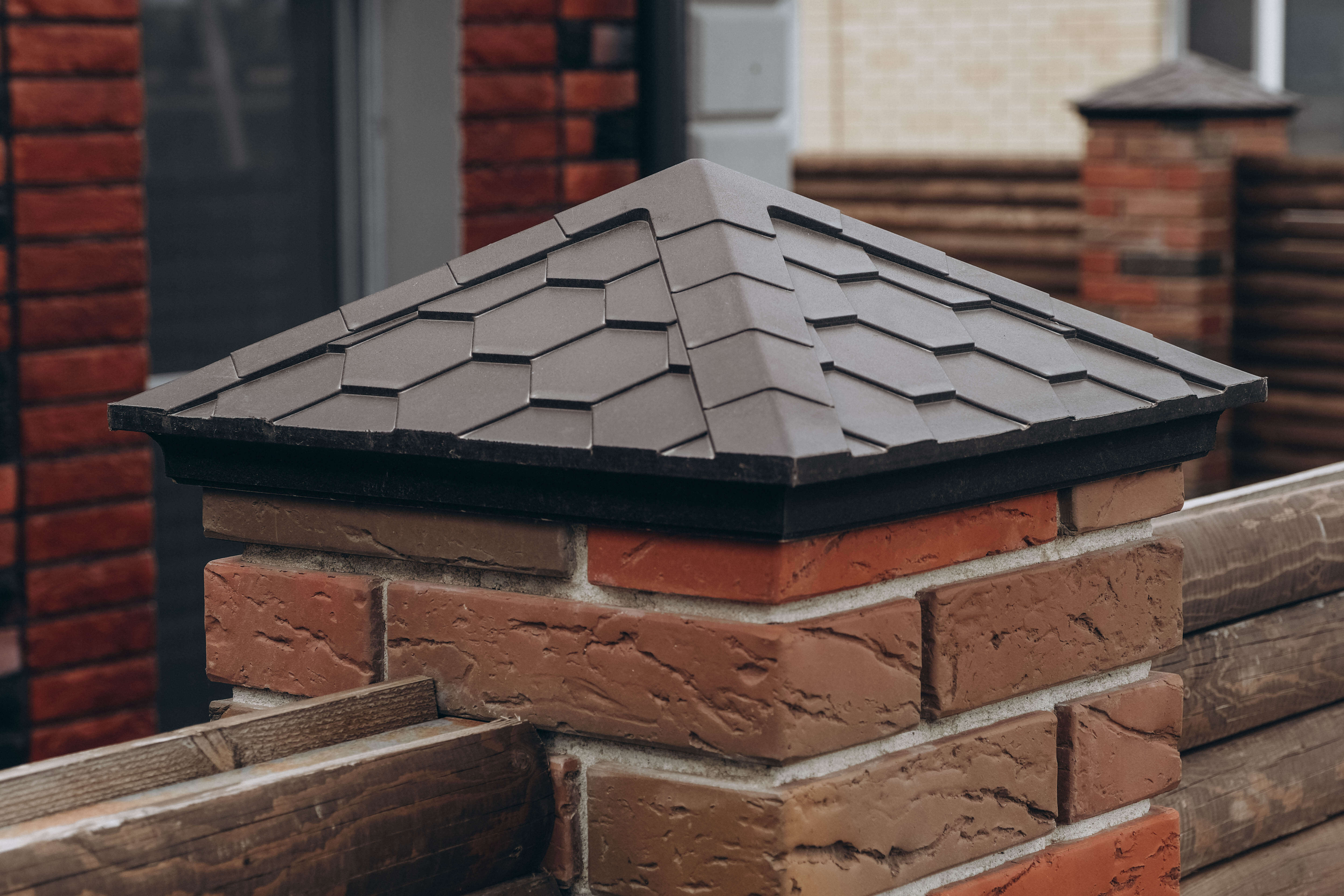 Колпак Zking Эверест Коричневый на столб 1.5х1.5 кирпича (390х390мм) в Ереване фото